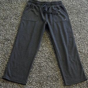 Women’s LEG3ND Cropped Lounge Pants (M)